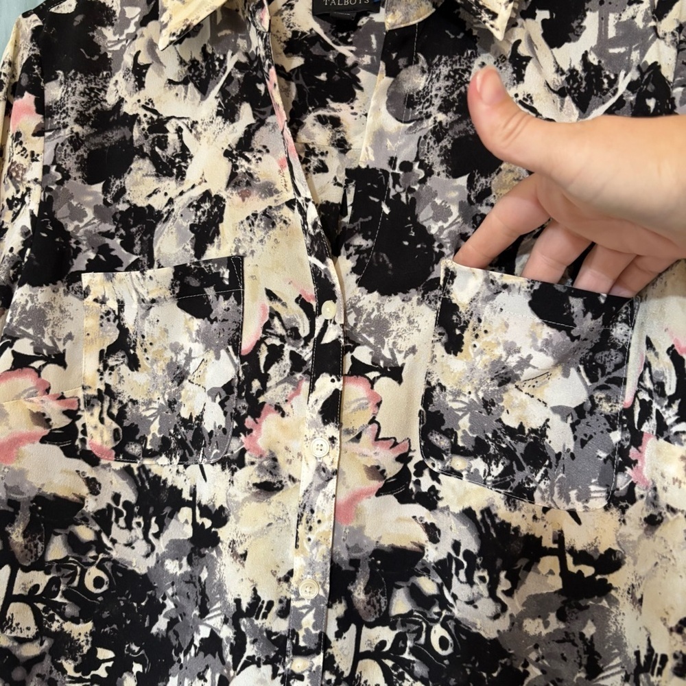 Talbots Women's Abstract Floral Button-Down Shirt - Black, Pink, White Sz 10 - Picture 6 of 9